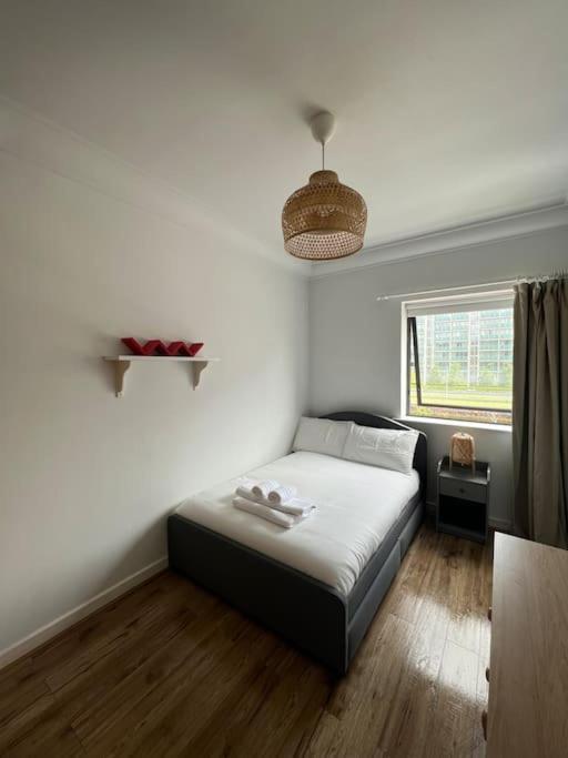 Апартаменты Stylish Flat With River View Дублин Экстерьер фото